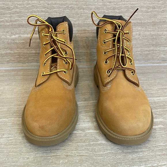 TIMBERLAND UEC Boys Size 2 Classic Waterproof Boots Wheat Lace-up non-marking - Picture 3 of 12